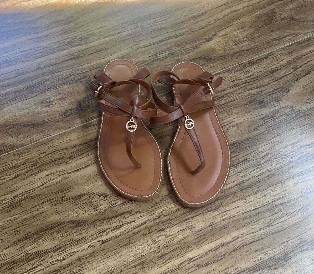 Coach Brown Leather Thong Sandals with Horse and Carriage Charm Size 6.5